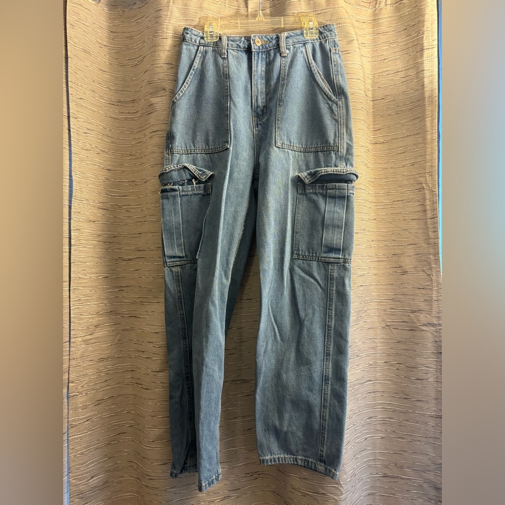 Light Wash Cargo Jeans Size 28
